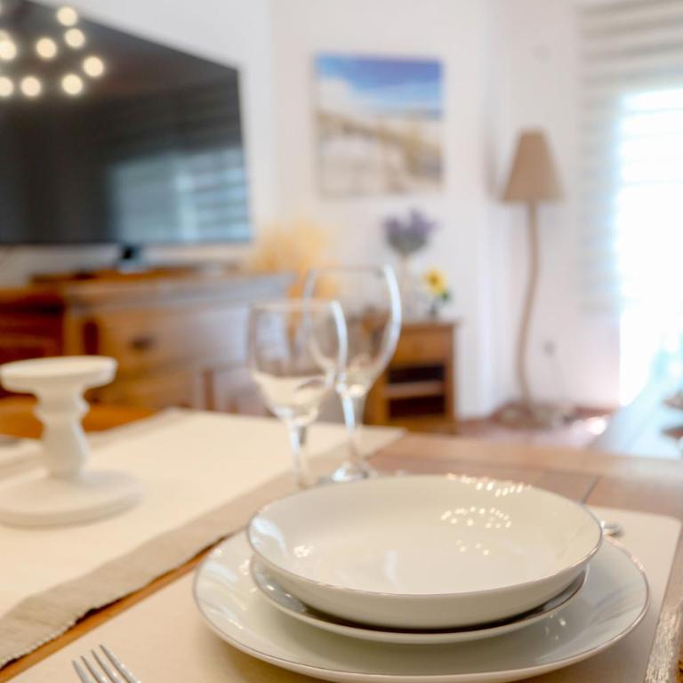 Lovely apartment near the beach & City of Arts and Sciences - Three-Bedroom Apartment - 4