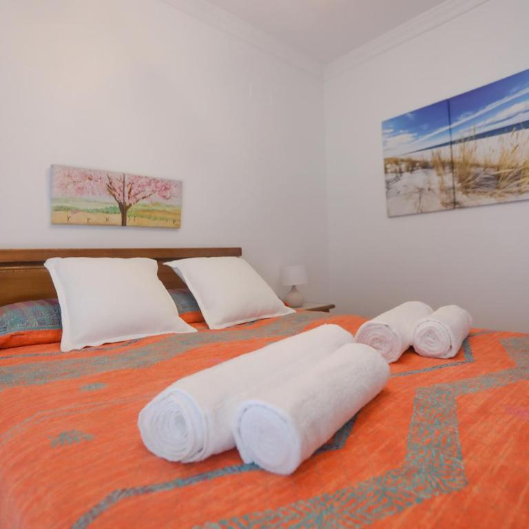 Lovely apartment near the beach & City of Arts and Sciences - Three-Bedroom Apartment - 48