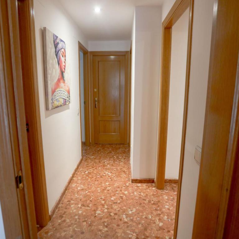 Lovely apartment near the beach & City of Arts and Sciences - Three-Bedroom Apartment - 49