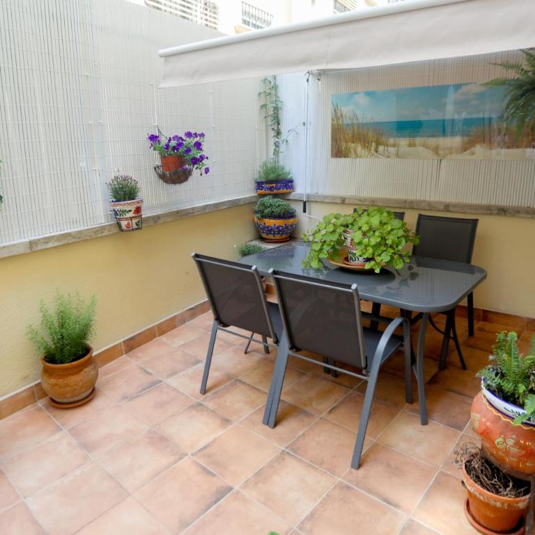 Lovely apartment near the beach & City of Arts and Sciences - Three-Bedroom Apartment - 32