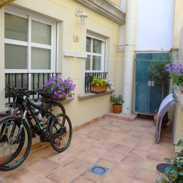 Lovely apartment near the beach & City of Arts and Sciences - Three-Bedroom Apartment - 63