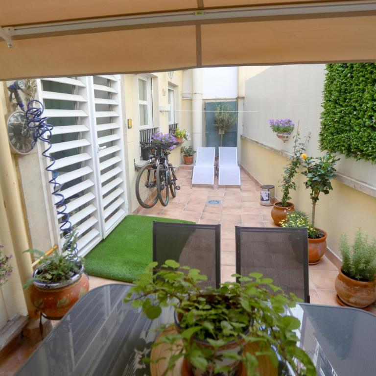 Lovely apartment near the beach & City of Arts and Sciences - Three-Bedroom Apartment - 64