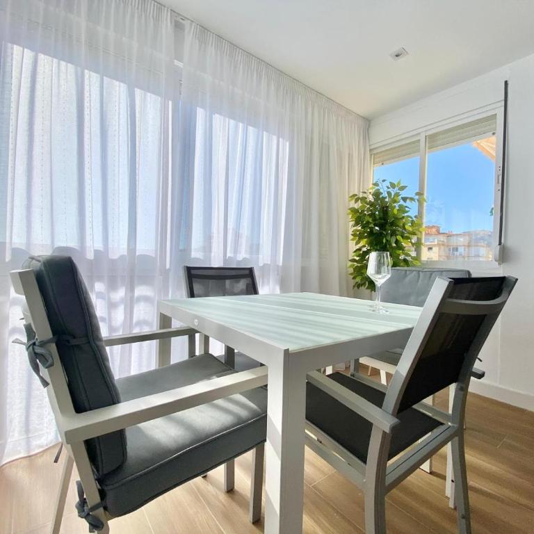 Abril Torrox Playa - Apartamento de 1 dormitorio con vistas al mar - 4