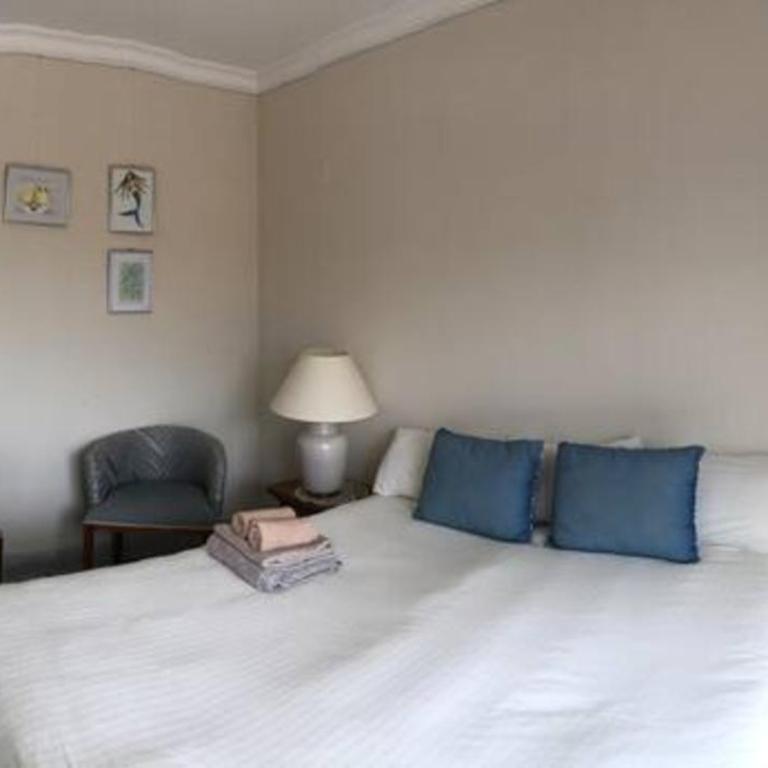 Puerto Banus, Superior 3BR Penthouse in Marbella - Three-Bedroom Apartment - 28