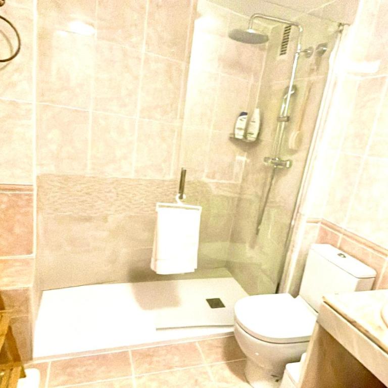 Lovely apartment near the beach & City of Arts and Sciences - Three-Bedroom Apartment - 17