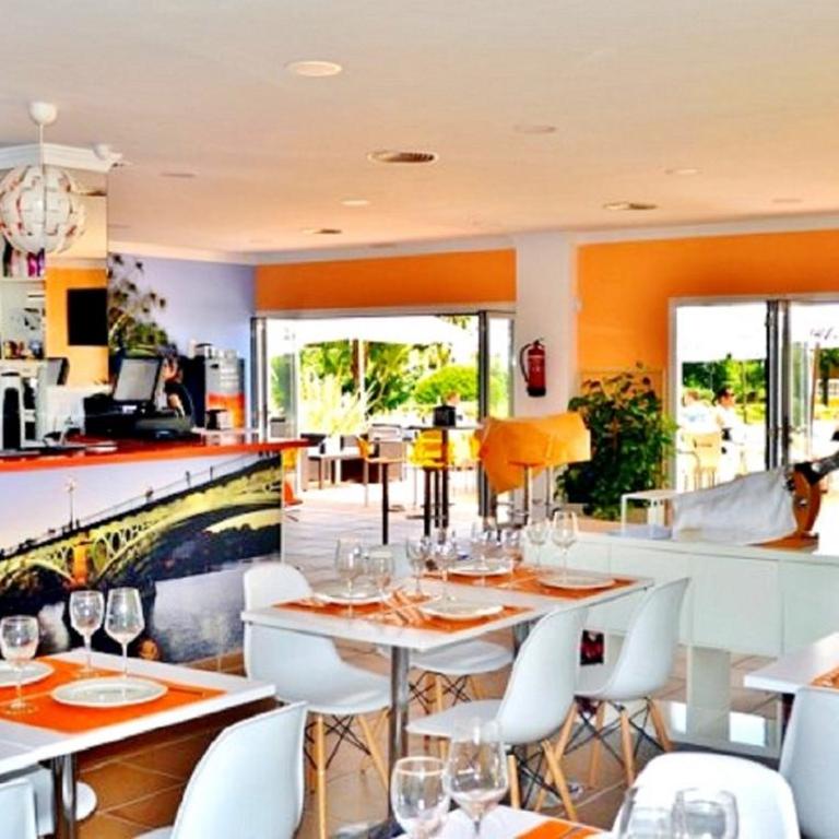 Puerto Banus, Superior 3BR Penthouse in Marbella - Three-Bedroom Apartment - 29