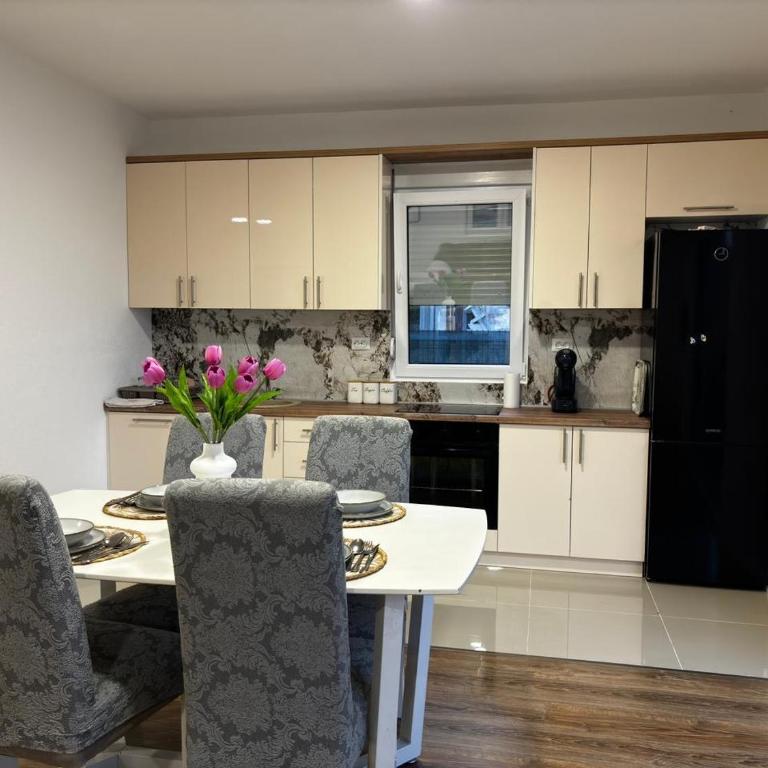 Oak valley - Two-Bedroom House - 8