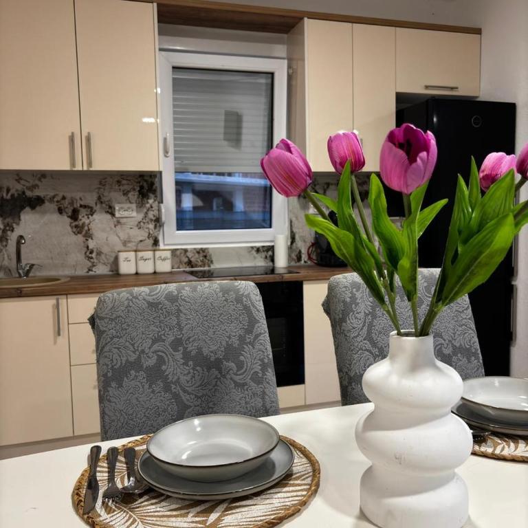 Oak valley - Two-Bedroom House - 9