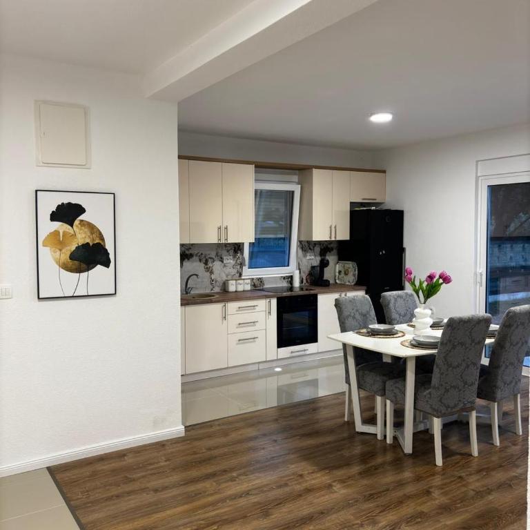 Oak valley - Two-Bedroom House - 10