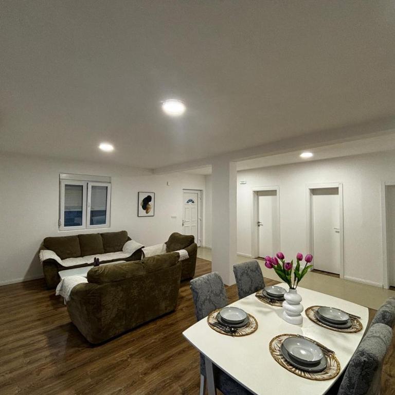 Oak valley - Two-Bedroom House - 6