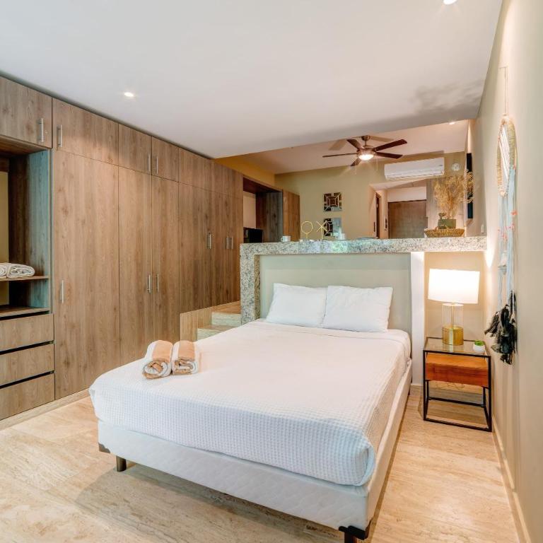 Sunlit Studio 4 Blks from 5th Ave with Pools & Gym - Studio avec Balcon - 4