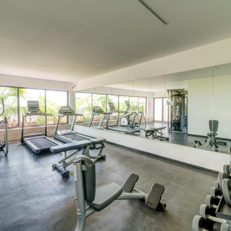 Sunlit Studio 4 Blks from 5th Ave with Pools & Gym - Studio avec Balcon - 7