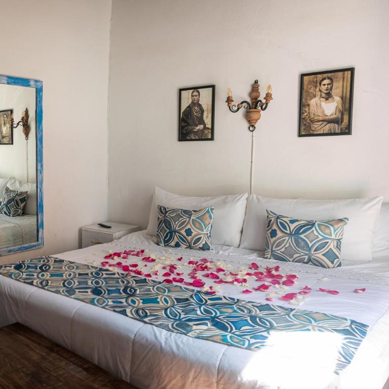 Alonso53 - King Room with Balcony - 4