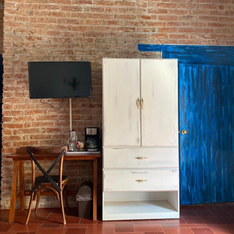 Alonso53 - Twin Room with Balcony - 12