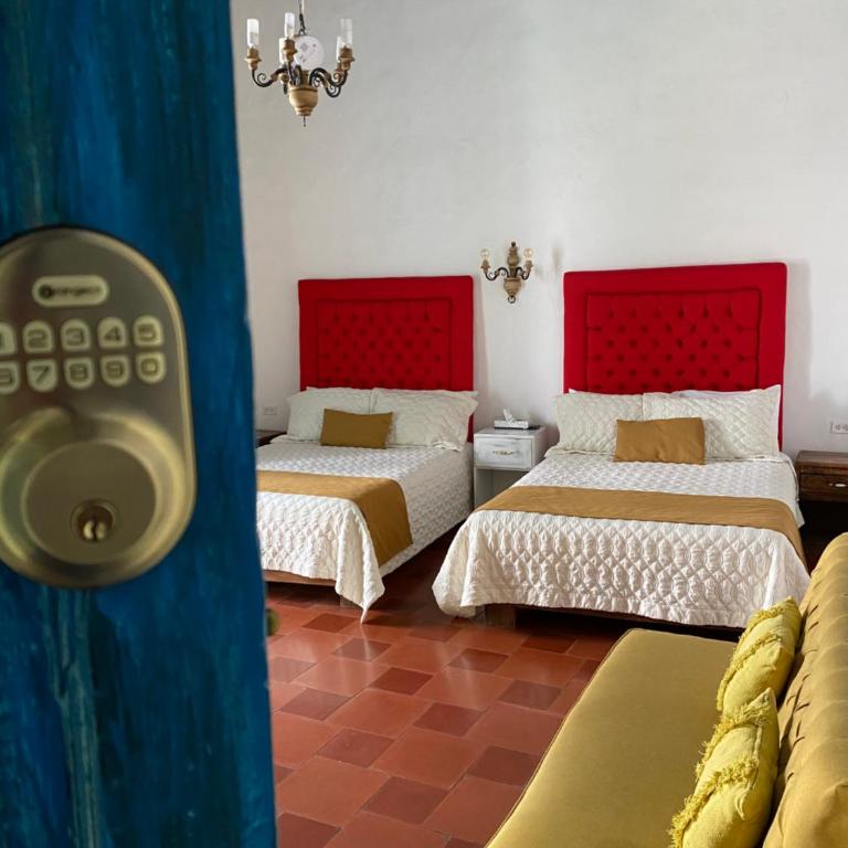 Alonso53 - Twin Room with Balcony - 11