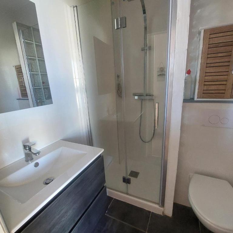 Studio rénové à 500m plages avec climatisation et parking - FR-1-776-104 - Studio - 4