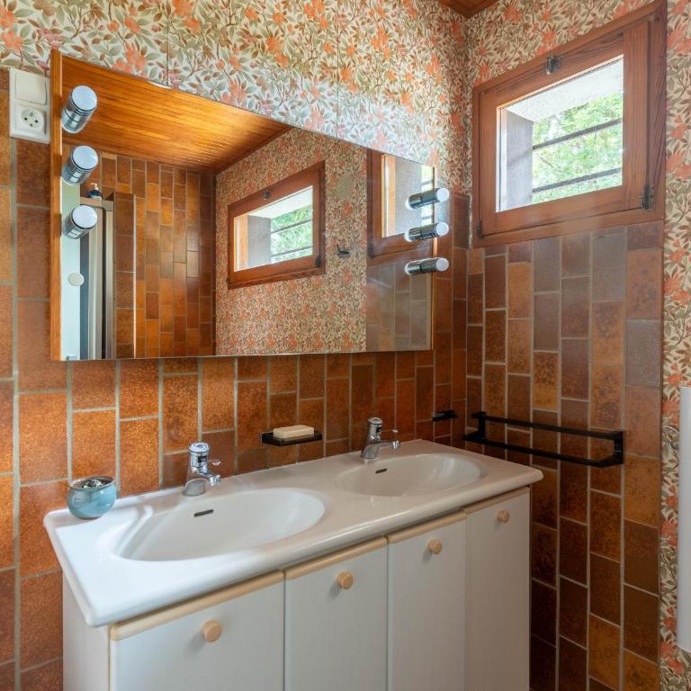 Maison Familiale au Milieu des Pins à Biscarrosse - 6 Pers, 300m du Lac, Ménage Inclus - FR-1-319-573 - Maison de Vacances - 7
