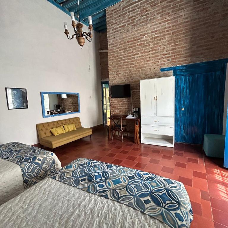 Alonso53 - Twin Room with Balcony - 2