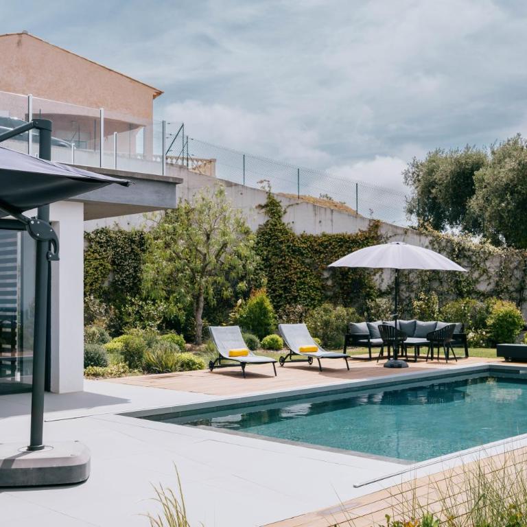 Prestigieuse Villa De Crémat Nice - Villa avec Piscine Privée - 3