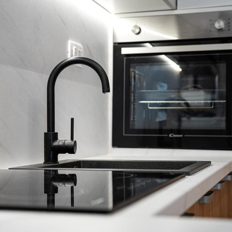 Hillside Apartments - One-Bedroom Apartment with Terrace - 3