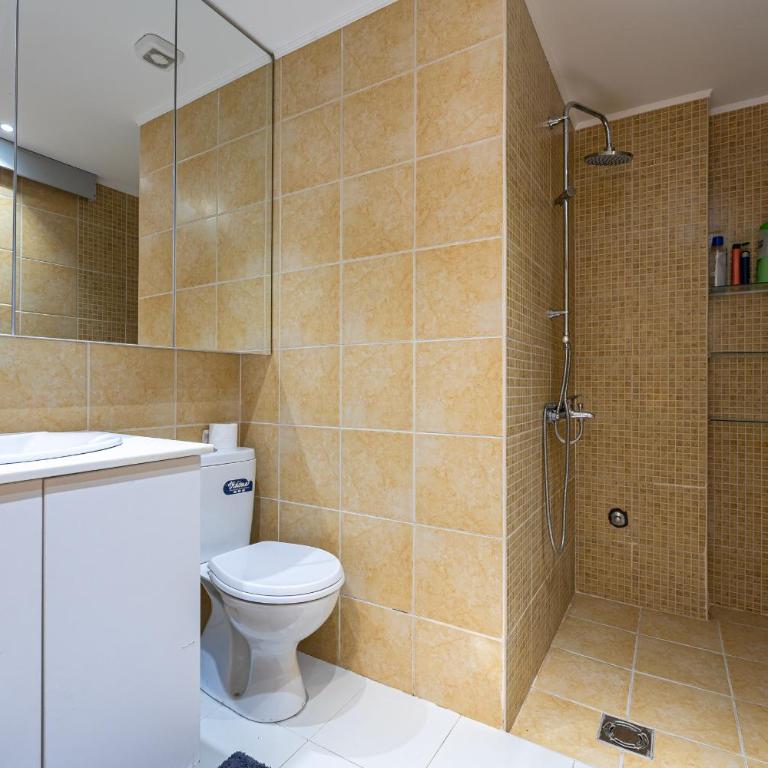 Hillside Apartments - One-Bedroom Apartment with Terrace - 4