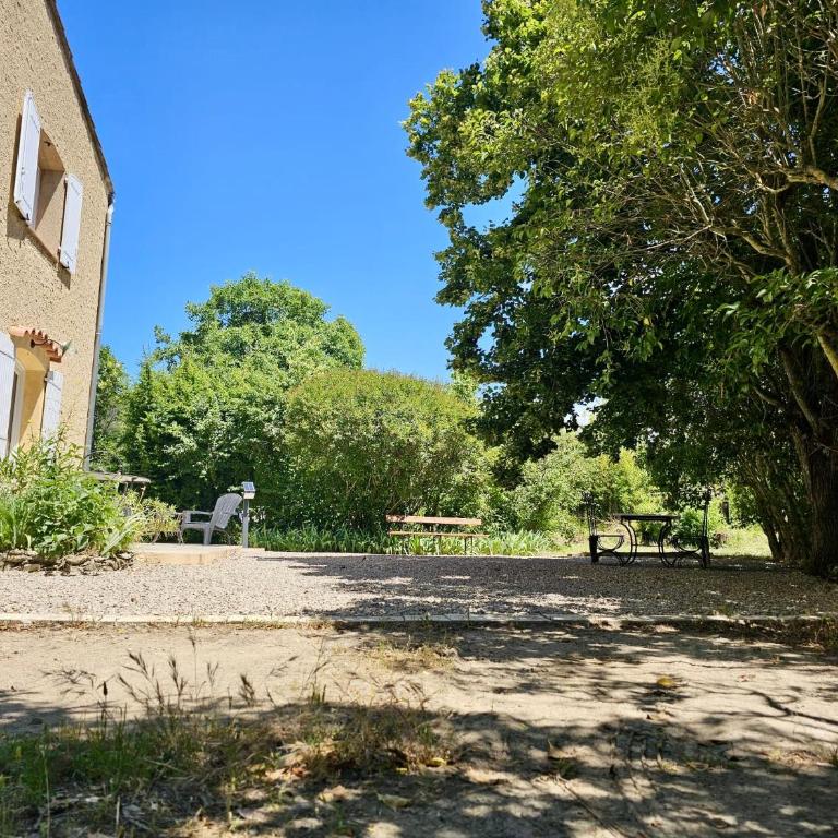 Appartement Harmonie T2-Climatisation, grand Jardin & Parking privé au calme - Apartamento de 1 dormitorio - 53