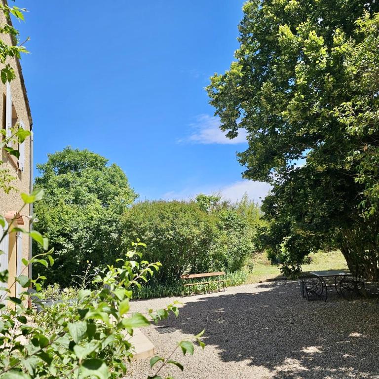Appartement Harmonie T2-Climatisation, grand Jardin & Parking privé au calme - Apartamento de 1 dormitorio - 54
