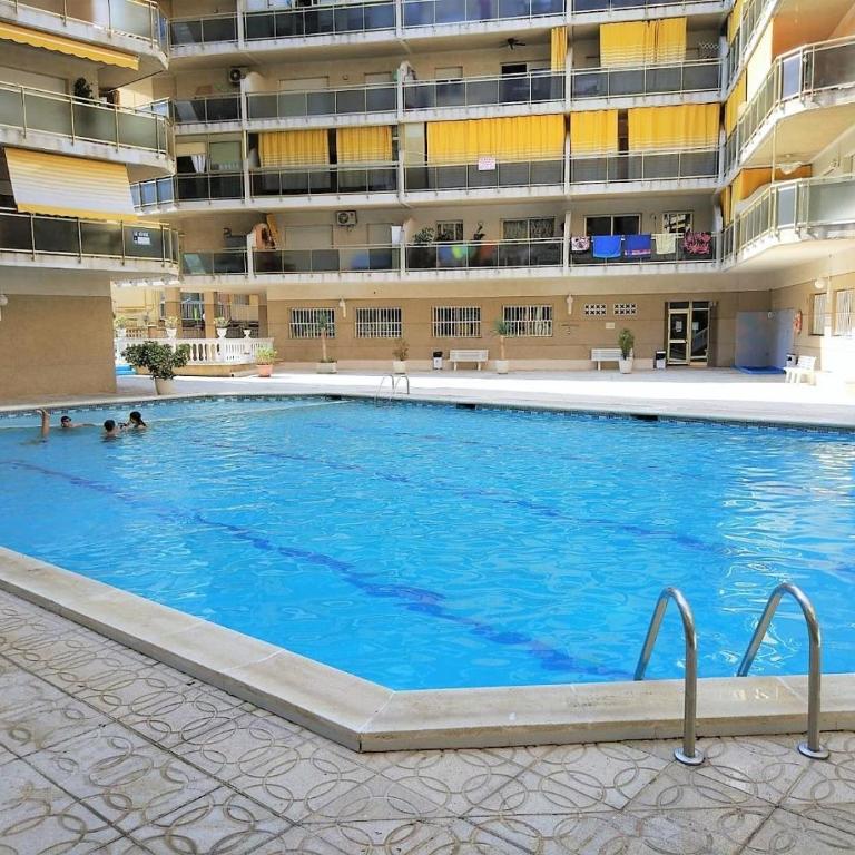Ático Escaladei , céntrico y con piscina - Apartamento - 2 niveles - 3