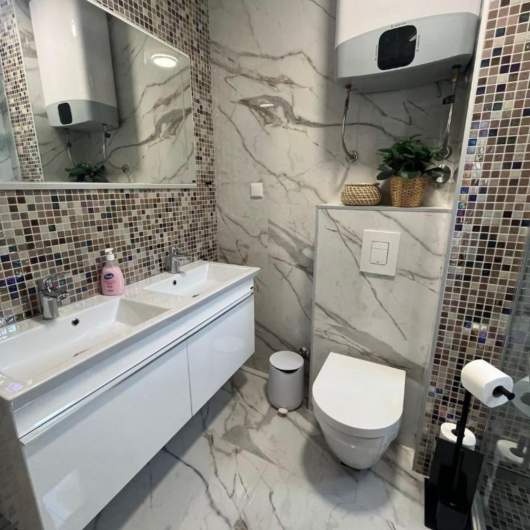 Penthouse Apartment mit Meerblick in der Bucht von Kotor - 400m bis zum Strand - Three-Bedroom Apartment - 3