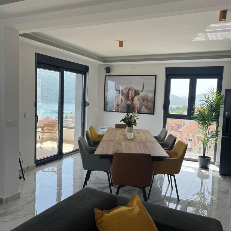 Penthouse Apartment mit Meerblick in der Bucht von Kotor - 400m bis zum Strand - Three-Bedroom Apartment - 16