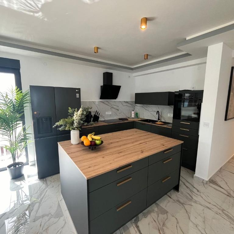 Penthouse Apartment mit Meerblick in der Bucht von Kotor - 400m bis zum Strand - Three-Bedroom Apartment - 17