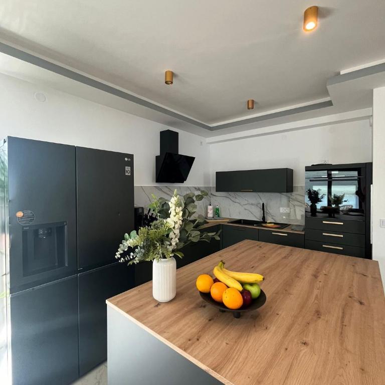 Penthouse Apartment mit Meerblick in der Bucht von Kotor - 400m bis zum Strand - Three-Bedroom Apartment - 18