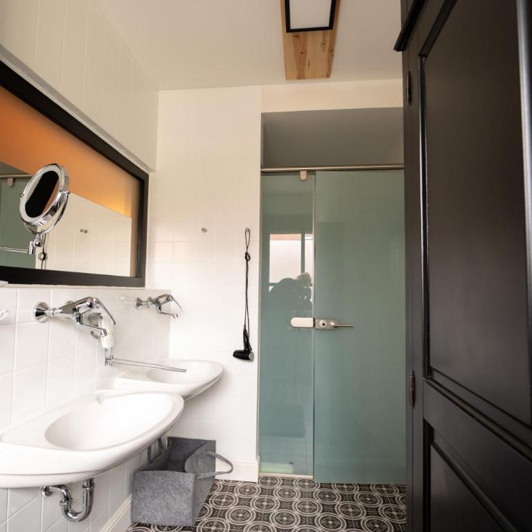 Design Hotel ALPENLIEBE - - - - Boutique-Flair - - - - - Deluxe Zimmer mit Kingsize-Bett ohne Balkon - 12