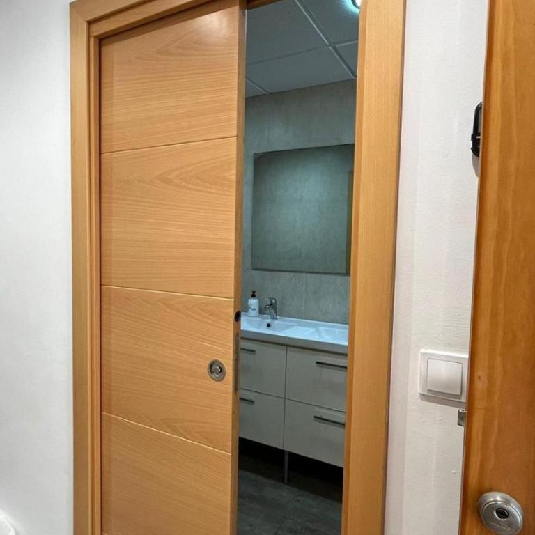 Apartamento a 30 metro de la playa con piscina y garaje en la Carihuela - Apartamento de 2 dormitorios - 20