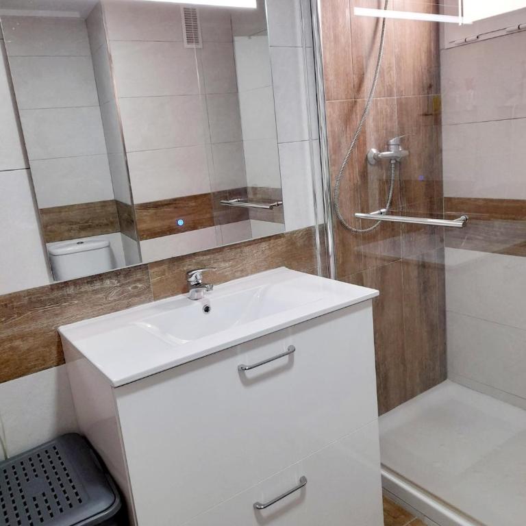 Apartamento 3 dormitorios centro Villajoyosa - Three-Bedroom Apartment - 12