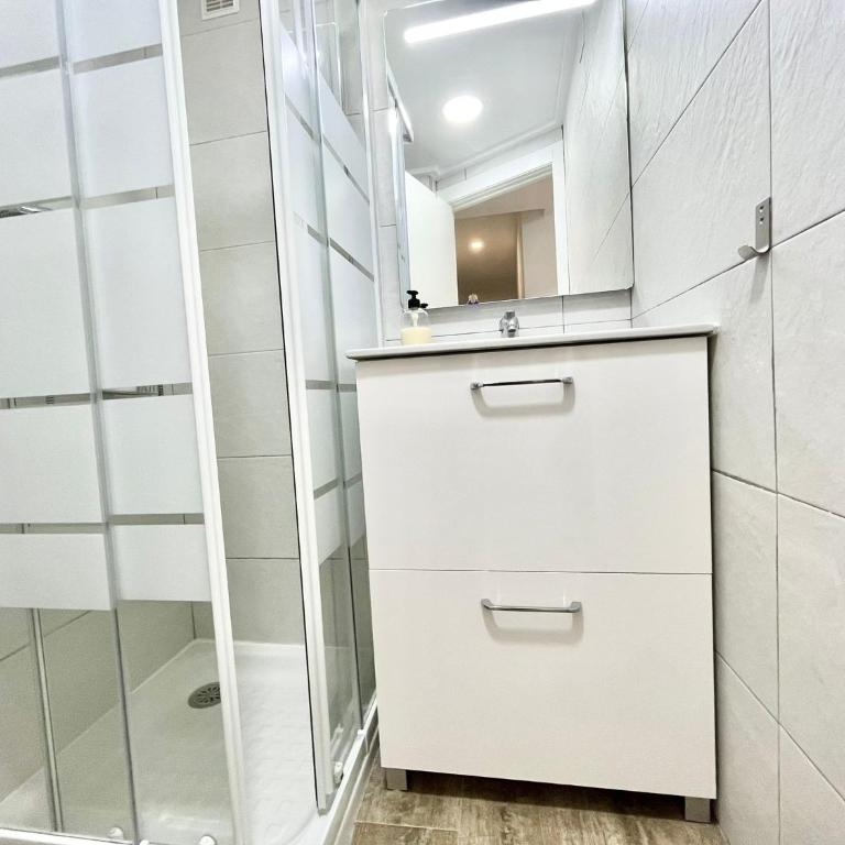 Apartamento 3 dormitorios centro Villajoyosa - Three-Bedroom Apartment - 13