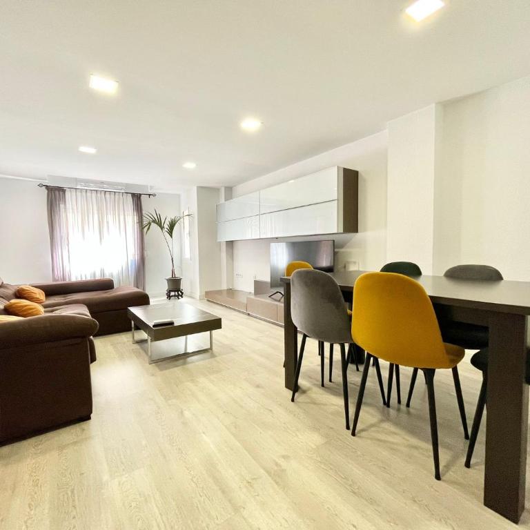 Apartamento 3 dormitorios centro Villajoyosa - Three-Bedroom Apartment - 1
