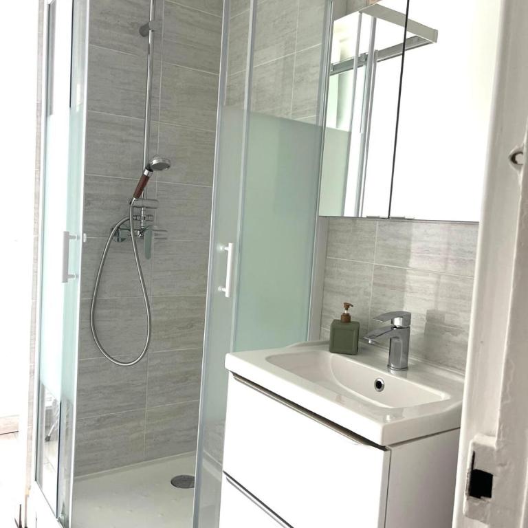 Le Langlier - One-Bedroom Apartment - 19