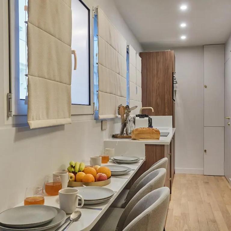 Place de la Bastille Cozy and Modern 2BD - Apartment - 14