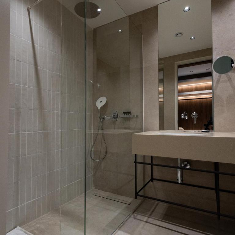 Infinity Hotel & More - Standardna Dvokrevetna Soba sa Bračnim Krevetom/Zasebnim Krevetima - 4