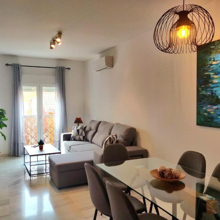 Fantástico apartamento en el centro de Málaga - Three-Bedroom Apartment - 1