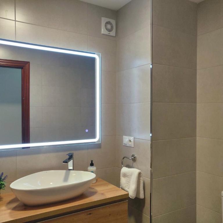 Fantástico apartamento en el centro de Málaga - Three-Bedroom Apartment - 4