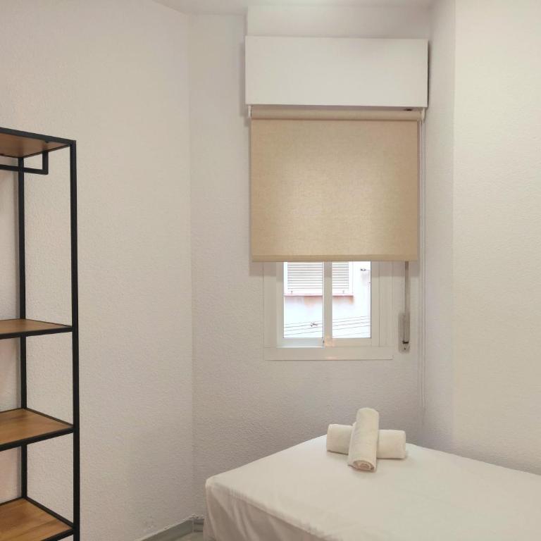 Fantástico apartamento en el centro de Málaga - Three-Bedroom Apartment - 17