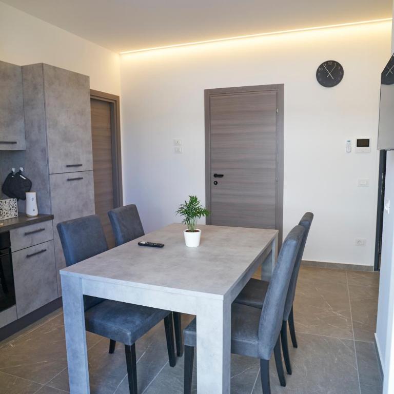 Villa Borghesi Suites Fronte Mare - Appartamento con 1 Camera da Letto e Balcone - 8