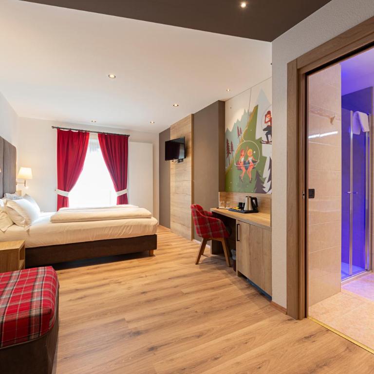 Hotel Patrizia Dolomites Glamour - Camera Tripla Comfort - 1