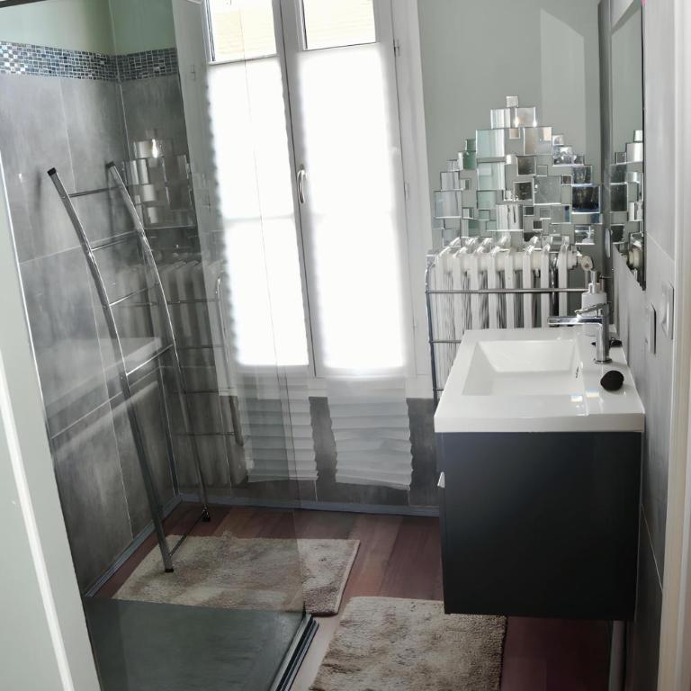 Sinfonia Gîte de charme piano Bergerac - Three-Bedroom Home - 11