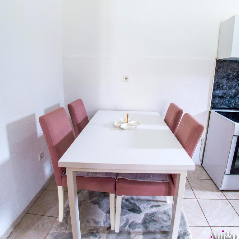 Holiday Home Simplicity - Three-Bedroom House - 14