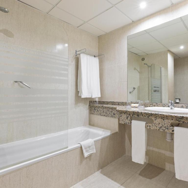 Hotel Best Benalmadena - Habitación Doble Estándar con vistas laterales al mar (2 adultos) - 3