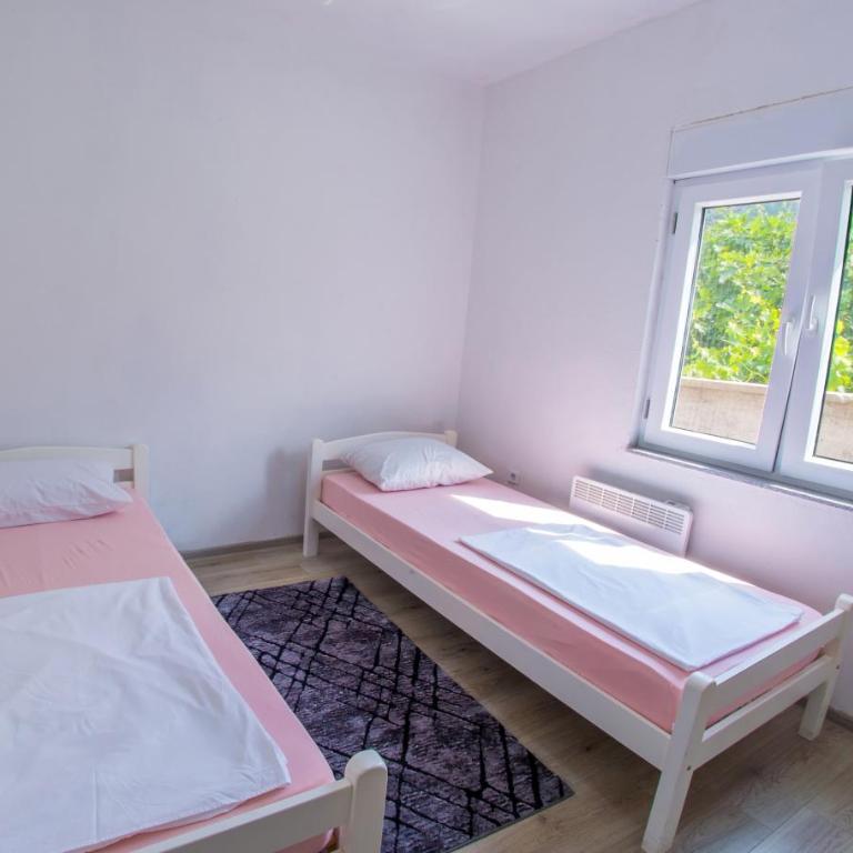 Holiday Home Simplicity - Three-Bedroom House - 9