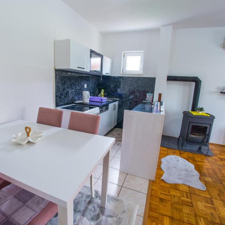 Holiday Home Simplicity - Three-Bedroom House - 10